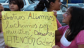 AlumnosProtestaCGE2010.jpg