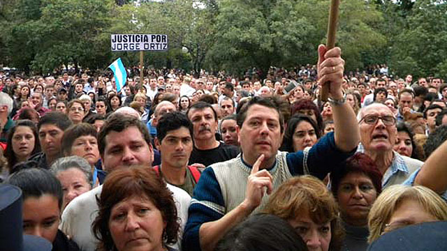 PuebladaMarchaMovilizacionConcepcionDelUruguay20120528.jpg