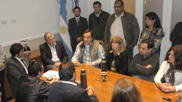 FirmaConstrucciónViviendasAgmetAmetGobierno_20120919