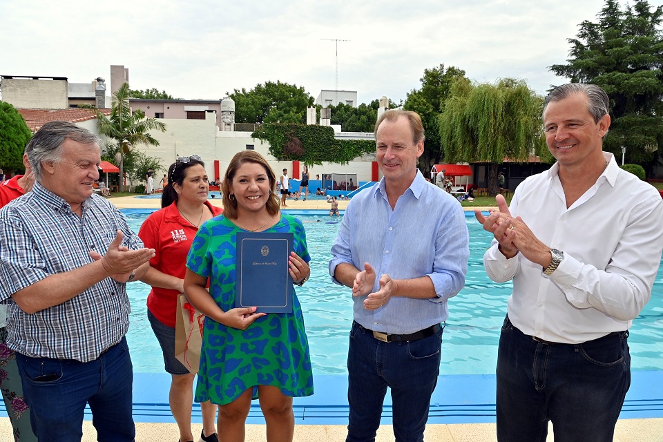 Bordet ratificó el respaldo a los clubes que brindan contención social a los chicos y a los jóvenes