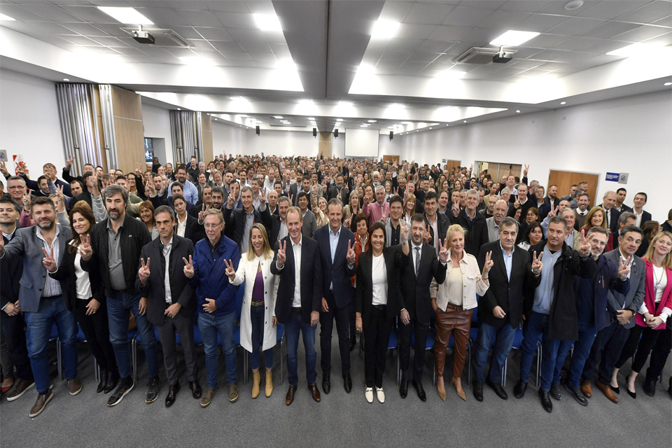 Bordet y Bahl encabezaron un encuentro del PJ Entre Ríos