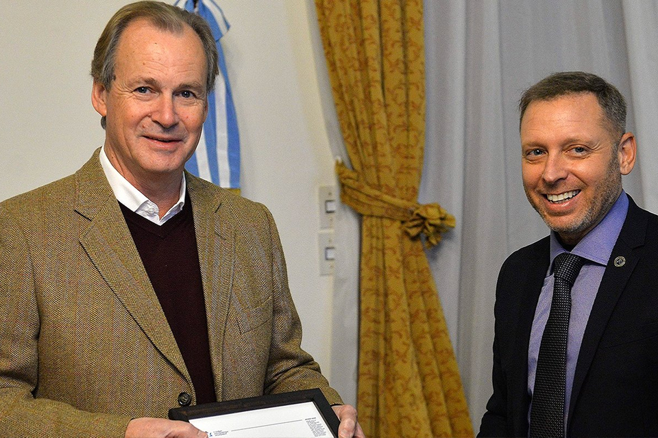 Bordet recibió un reconocimiento por su accionar contra la discriminación y el antisemitismo