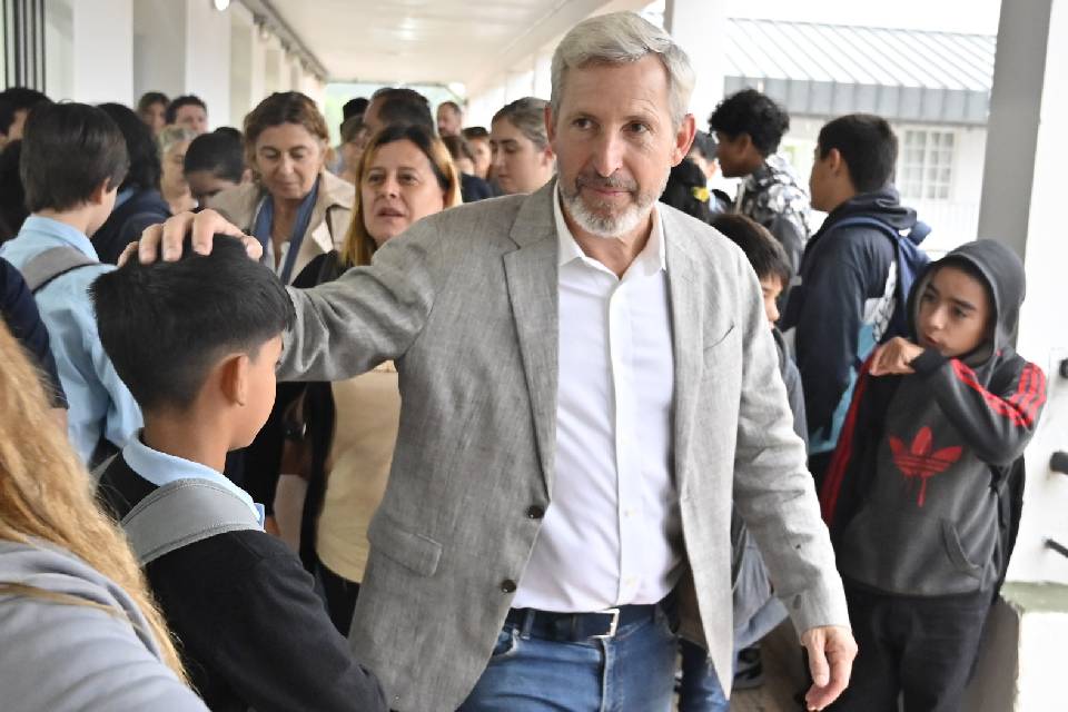 Frigerio: “La escuela tiene que volver a ser el lugar más importante en cada ciudad de la provincia”
