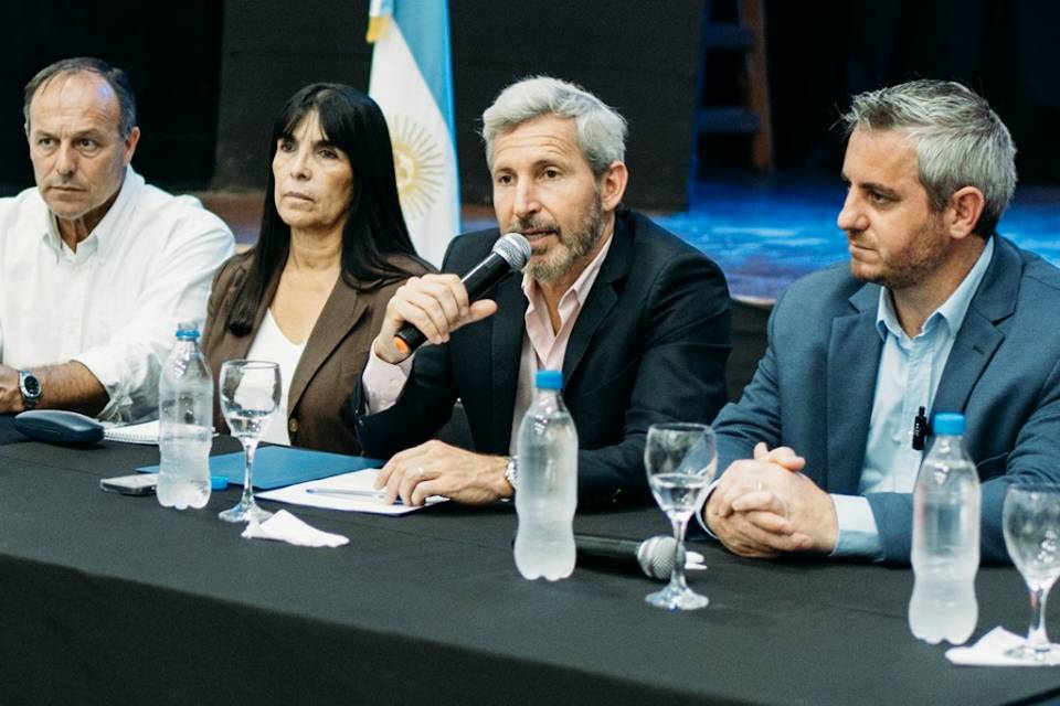 Frigerio “La austeridad en el gasto público llegó para quedarse en la provincia alta”
