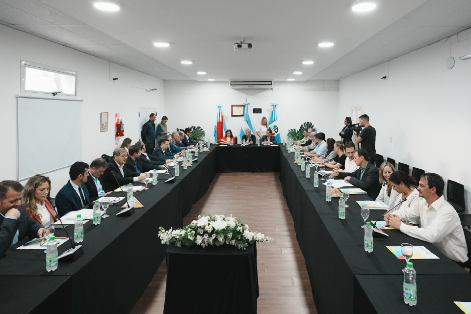 Frigerio encabezó una nueva reunión de gabinete conjunto en General Ramírez