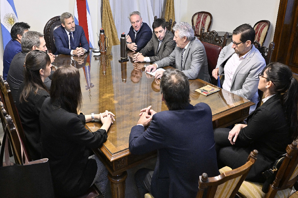 Con referentes del BID, Frigerio analizó el avance del programa de saneamiento del río Uruguay