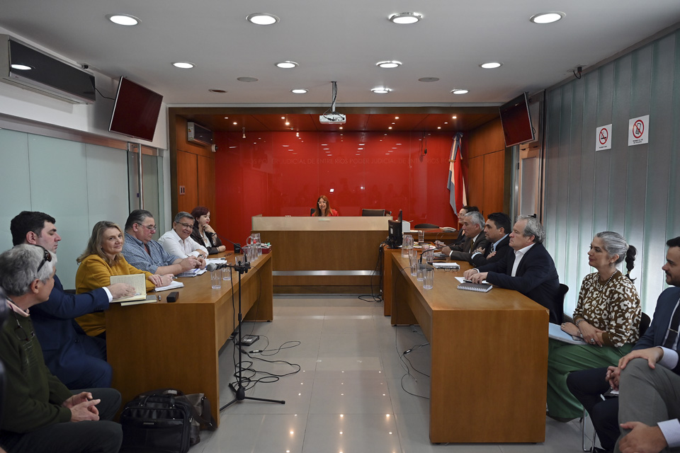 El gobierno elevó una nueva propuesta de recomposición salarial a los docentes