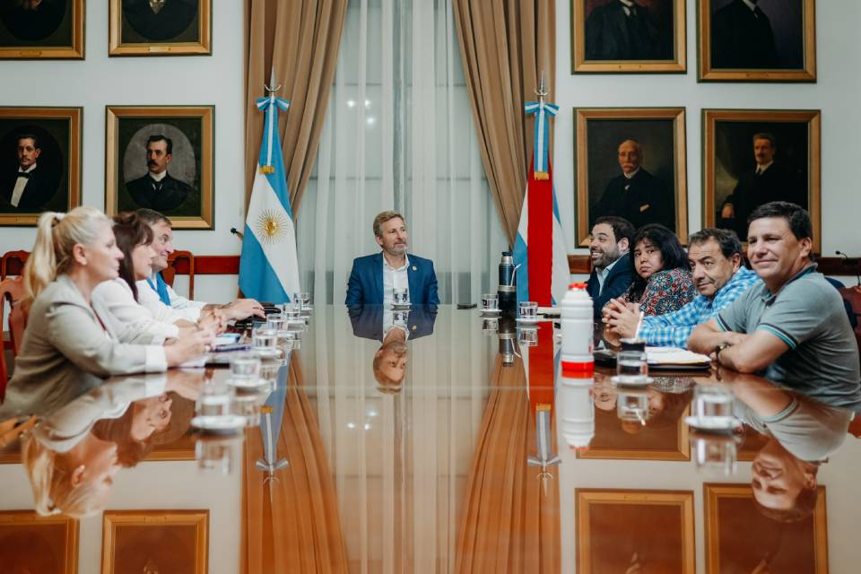 El gobernador anticipó a senadores del justicialismo las prioridades del presupuesto 2025