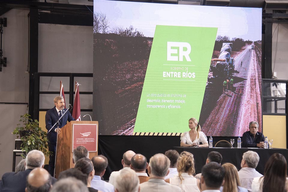 Frigerio anunció medidas para impulsar la inversión en obra pública
