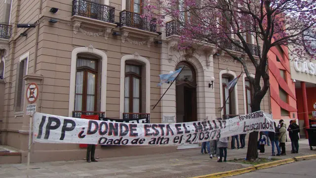 Procesaron a dos médicos por robo de bebés durante la última dictadura