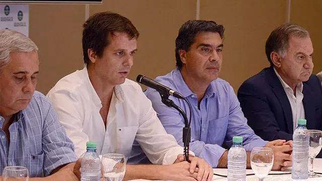 Cresto fue elegido jefe de intendentes justicialistas y del FpV del país