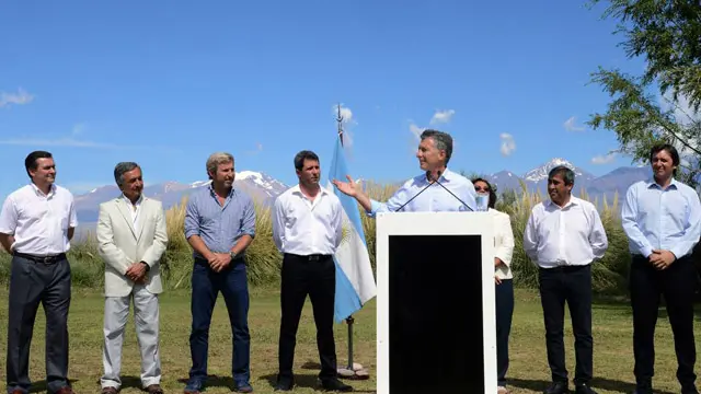 Macri habilitó a las mineras a exportar sin pagar retenciones
