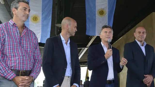 Macri inauguró obras con Randazzo, que después se diferenció