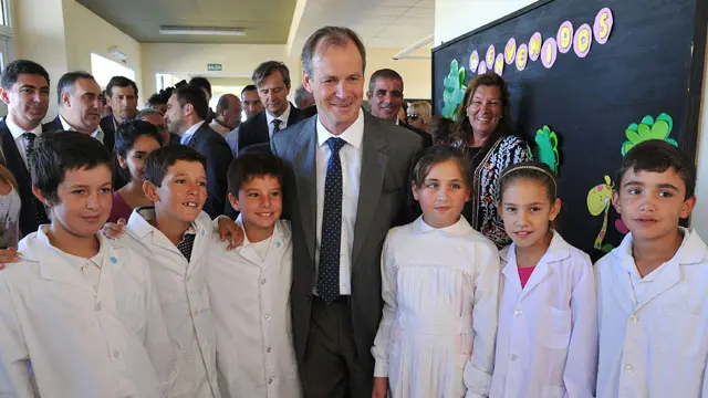 Bordet inauguró el ciclo lectivo y confía en lograr "un buen acuerdo" con docentes