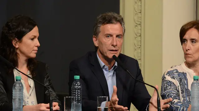 Con Macri en Estados Unidos, Michetti promulgó pago a buitres