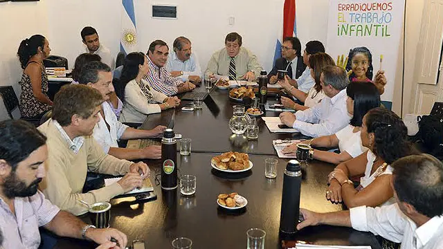 El gobierno presentó la nueva oferta, con "escasas modificaciones" para Agmer