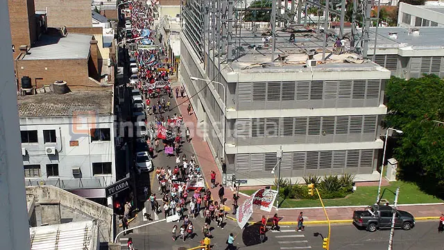 Docentes marcharon nuevamente, con críticas al gobierno y el Poder Judicial