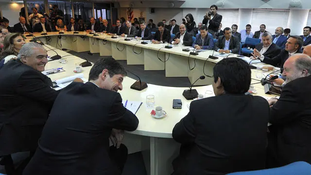 Coparticipación: los gobernadores quieren presentarle una contraoferta a Macri