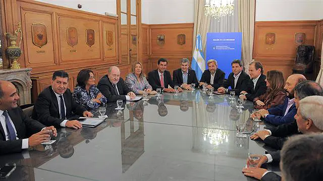 Frigerio negocia con gobernadores y plantearía condonar deudas a las provincias