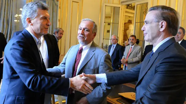 Macri pidió apoyo a jefes del Senado para "ordenar las tarifas"
