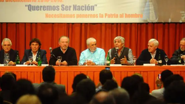 La Iglesia juntó a las centrales obreras y hubo un mensaje de unidad