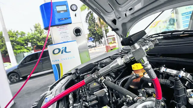 Restringen la carga de GNC en estaciones y el suministro de gas a industrias