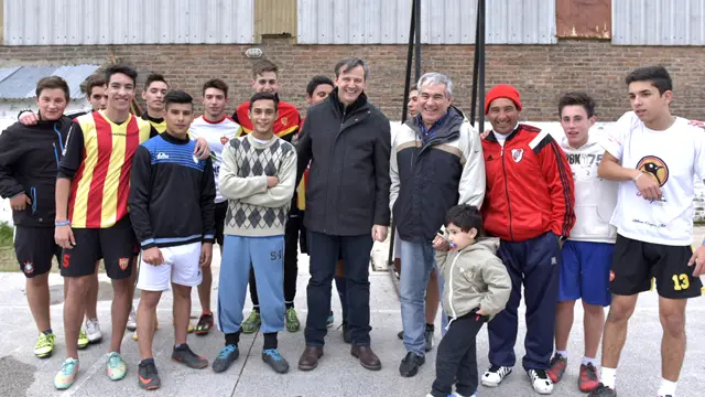 Bahl marca presencia en Paraná