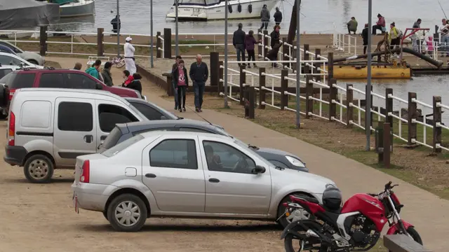 Señalan que durante el fin de semana largo hubo menos turistas y pocas ventas
