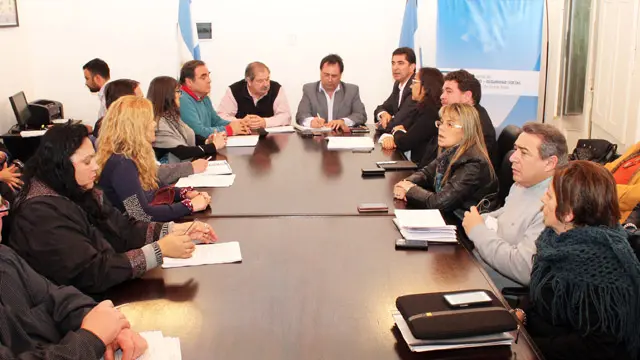 Gobierno y gremios docentes llegaron a un acuerdo por concursos