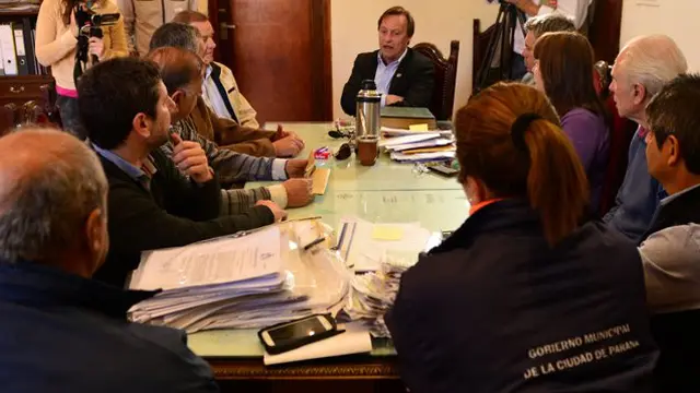 Varisco selló el aumento salarial con gremios municipales
