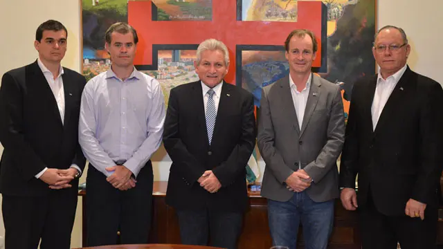 Bordet llevó a intendentes a la misión comercial en Bolivia