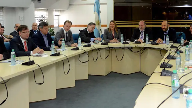 Bordet y otros gobernadores del PJ piden transferencias directas de recursos