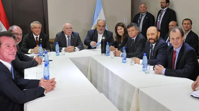 Bordet busca habilitar los puertos para buques de ultramar