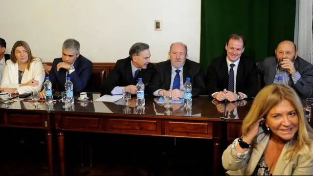 Bordet, con los senadores que le bajaron el pulgar a la reforma electoral