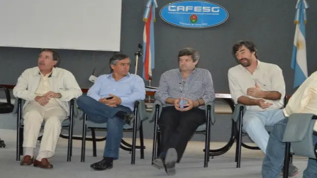 "Queremos la energía más barata para los entrerrianos y Cambiemos se opone"