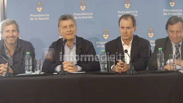En su paso por Paraná, Macri cargó contra los docentes y la justicia