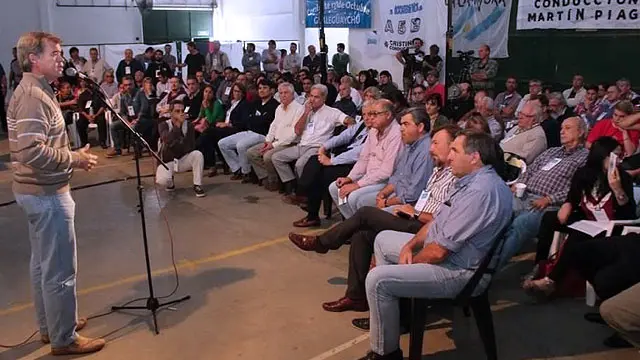 Los K más duros respetan la unidad que pide Bordet