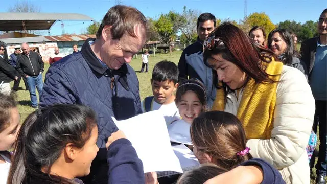 La esposa de Bordet, con protagonismo oficial