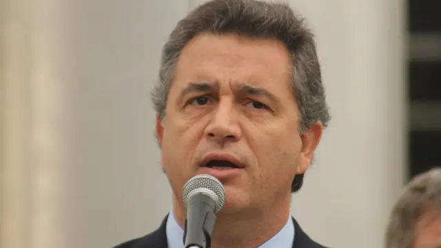 Etchevehere también coquetea con ser candidato