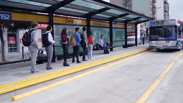 Varisco busca implementar el Metrobus en Paraná