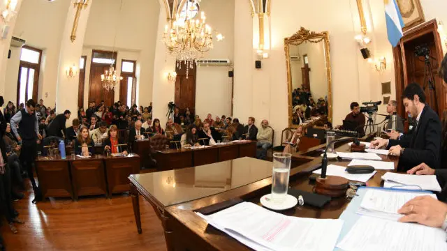 Cambiemos y el massismo aprobaron el aumento del boleto en Paraná