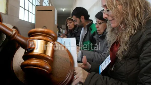 Ser autoridad de mesa y faltar puede terminar en probation