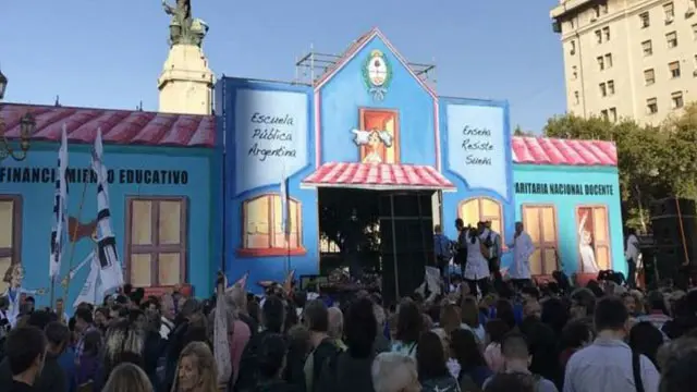 Ctera instalará la Escuela Itinerante frente a Casa de Gobierno