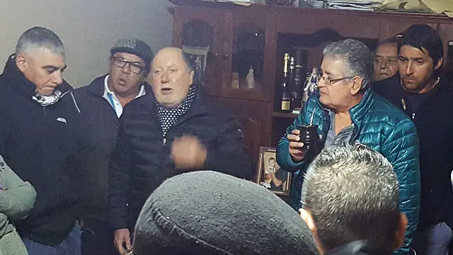 Almará volvió a mostrarse políticamente con Busti