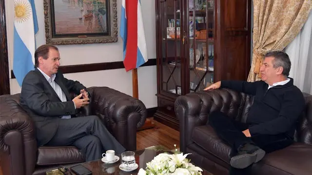 Bordet y Urribarri se muestran juntos después del acto con Busti