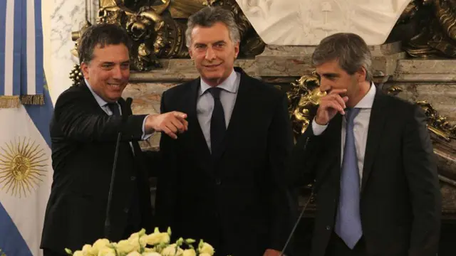 El gobierno de Macri oficializó emisión de deuda a 100 años