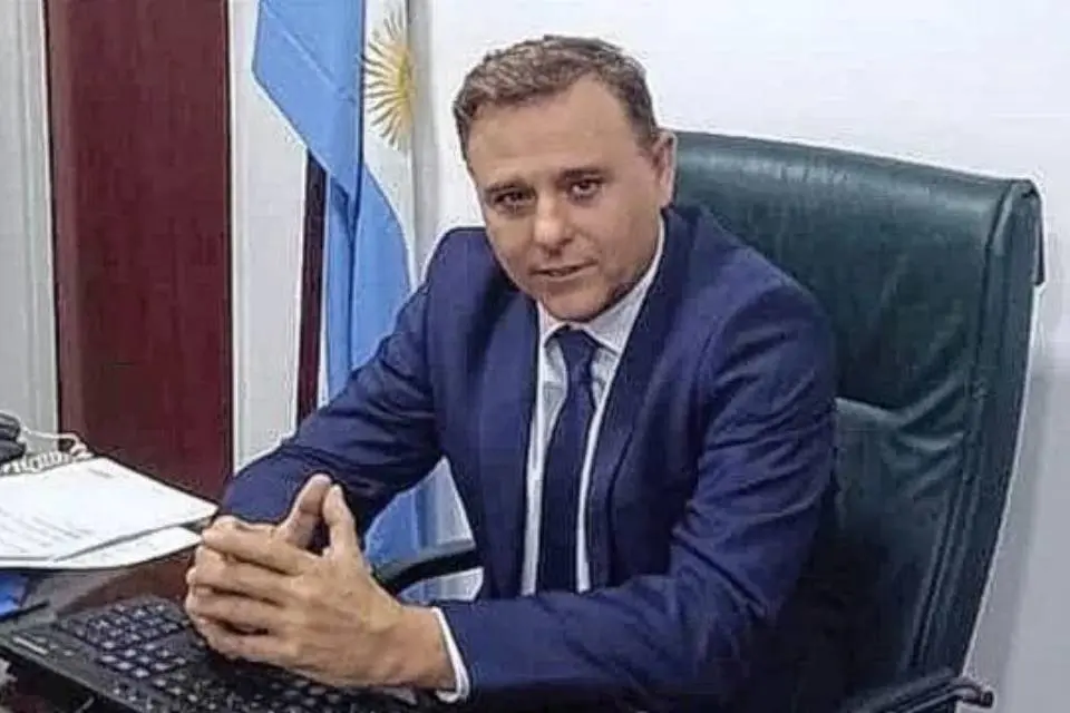Erro apelará la condena por colgarse de la luz