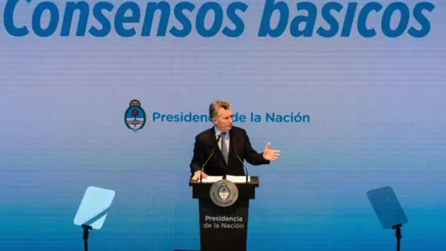 Macri quiere echar 35 mil empleados públicos