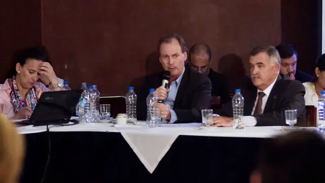 Bordet diferenció el Pacto Fiscal de Macri de los de Menem