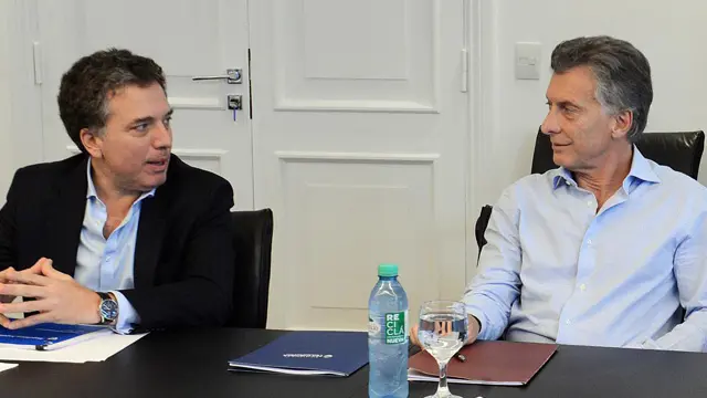 El gobierno anticipa el techo a las paritarias 2018: 16 por ciento